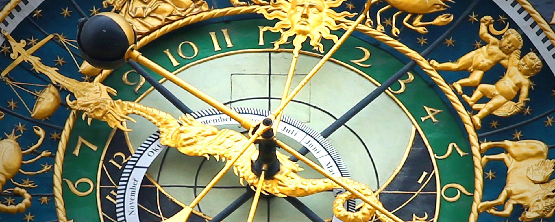 astronomical-clock-408306_1920
